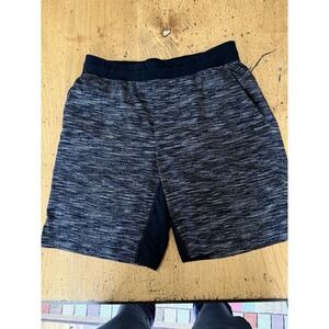 Lululemon T.H.E linerless shorts 9 Inch Medium  Men black all over print